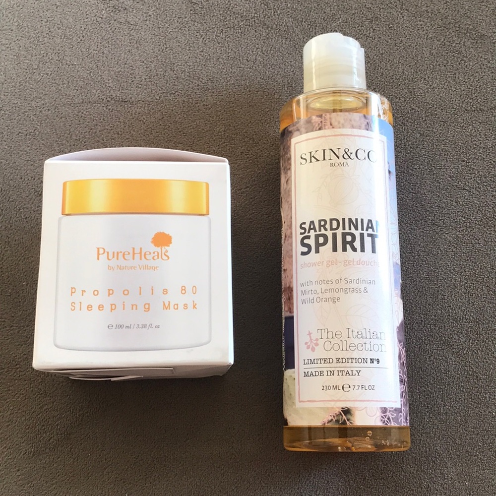 Sleeping Mask and Shower Gel